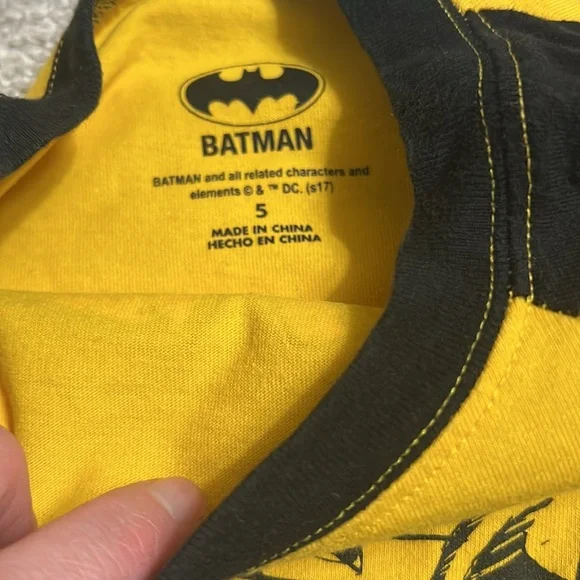 Gap boy size 5T Batman and supermann long sleeve shirt barely worn - Picture 2 of 5